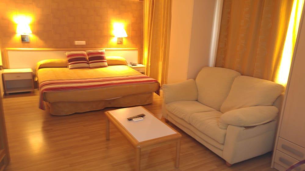 Hotel Verona Пуертоляно Екстериор снимка